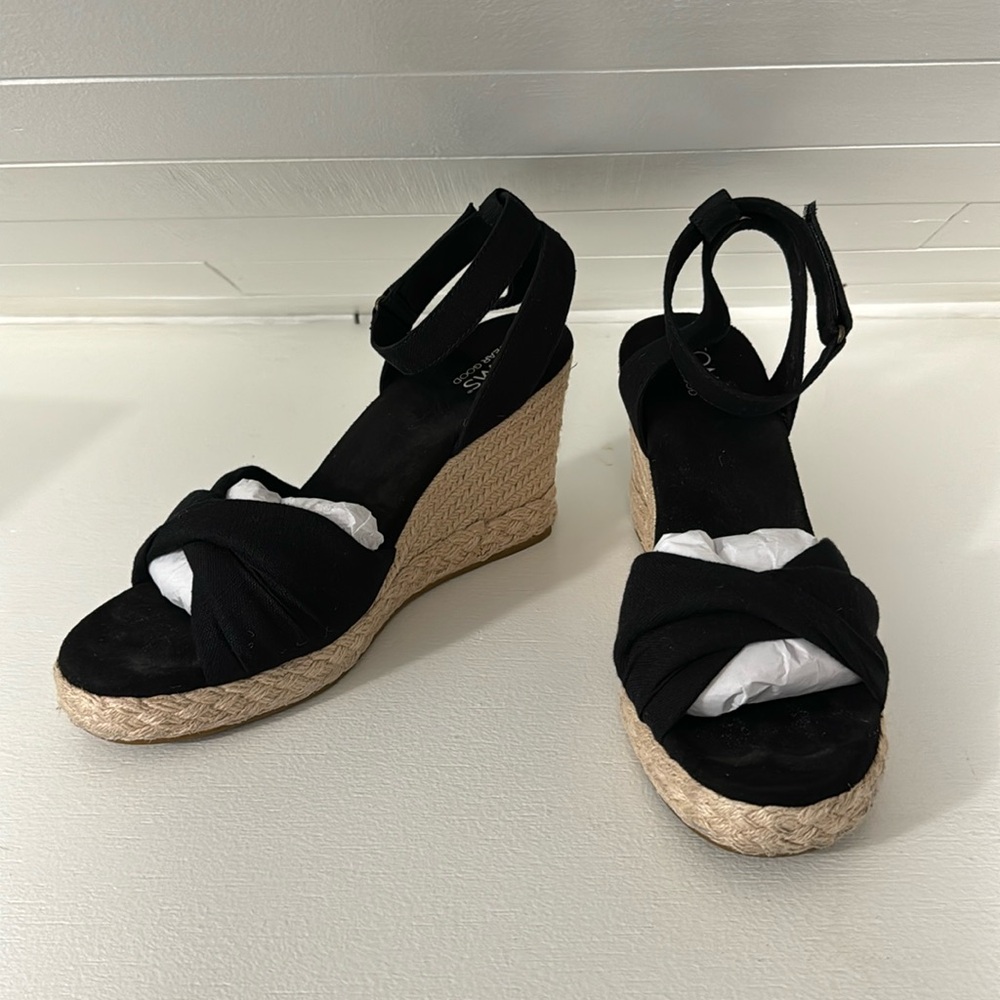TOMS Marisela Wedge in Black